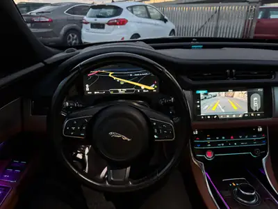 Jaguar XF 20d Portfolio AWD — Berline prestige diesel, expertise du jour et 2 ans de garantie — Miniature 20