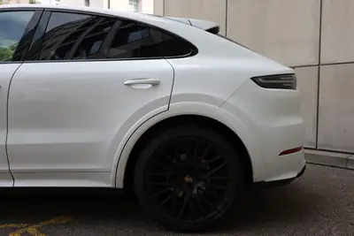 Porsche Cayenne 3.0 V6 Platinum Edition — SUV sportif, entretien certifié, sans sinistre — Heckansicht