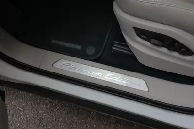 Porsche Cayenne 3.0 V6 Platinum Edition — SUV sportif, entretien certifié, sans sinistre — Armaturenbrett