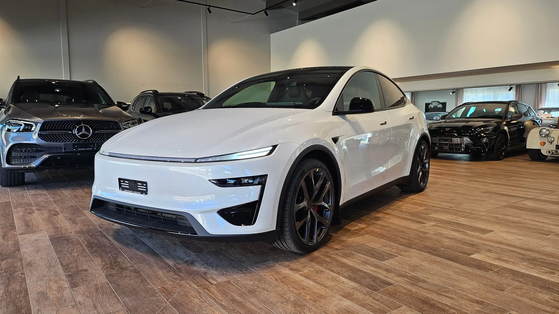 Tesla Model Y Performance AWD — SUV électrique sportif, 626 ch, très faible kilométrage