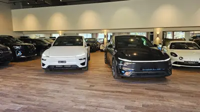 Tesla Model Y Performance AWD — SUV électrique sportif, 626 ch, très faible kilométrage — côté