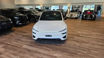 Tesla Model Y Performance AWD — SUV électrique sportif, 626 ch, très faible kilométrage — tableau de bord