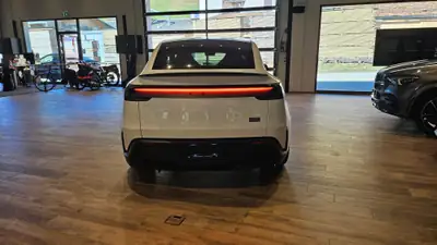 Tesla Model Y Performance AWD — SUV électrique sportif, 626 ch, très faible kilométrage — Miniature 13