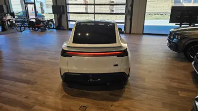 Tesla Model Y Performance AWD — SUV électrique sportif, 626 ch, très faible kilométrage — Miniature 14