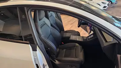 Tesla Model Y Performance AWD — SUV électrique sportif, 626 ch, très faible kilométrage — Miniature 20
