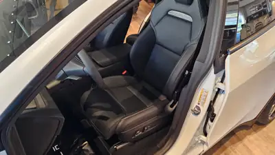 Tesla Model Y Performance AWD — SUV électrique sportif, 626 ch, très faible kilométrage — Miniature 24