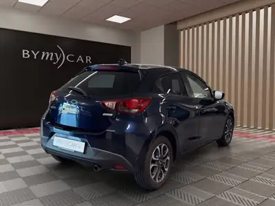 Mazda 2 SKYACTIV-G 90 Ambition — Citadine dynamique, boîte auto, faible kilométrage — rear view