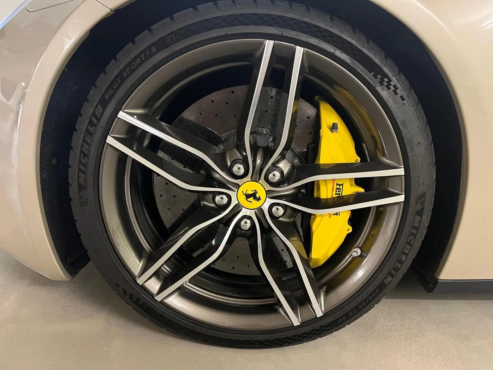 Ferrari Ff 2013 occasion Zürich — 3
