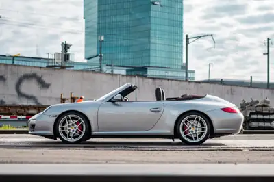 Porsche 911 Carrera 4S Cabriolet 2009 — Roadster sportif, traction intégrale, entretien Porsche certifié — détail