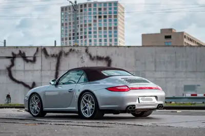 Porsche 911 Carrera 4S Cabriolet 2009 — Roadster sportif, traction intégrale, entretien Porsche certifié — tableau de bord