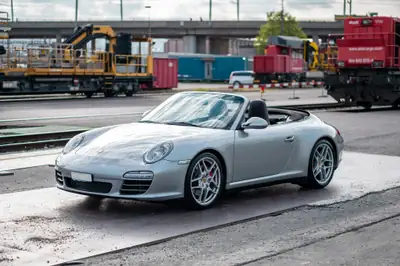 Porsche 911 Carrera 4S Cabriolet 2009 — Roadster sportif, traction intégrale, entretien Porsche certifié — Miniature 7