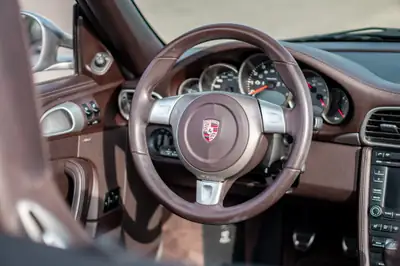 Porsche 911 Carrera 4S Cabriolet 2009 — Roadster sportif, traction intégrale, entretien Porsche certifié — Miniature 13