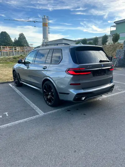 BMW X7 40d xDrive SAG — SUV premium 7 places, motorisation diesel hybride performante — interior