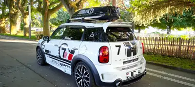 MINI Countryman 2.0 SD Cooper ALL4 — SUV compact diesel, traction intégrale, sans sinistre — interni