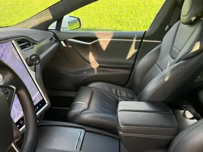 Tesla Model S P100D — Berline électrique haute performance, 178 000 km, Supercharging gratuit à vie — Miniatura 13