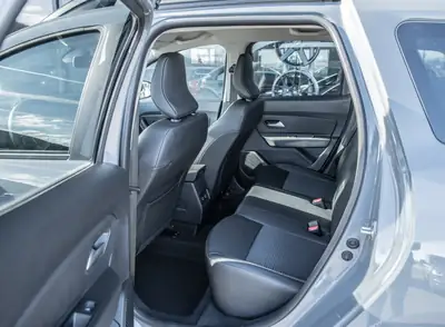 Dacia Duster TCe 150 Extreme 4x4 — SUV robuste, 4 roues motrices, première main — Miniatura 7