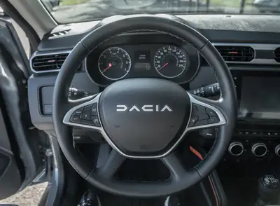 Dacia Duster TCe 150 Extreme 4x4 — SUV robuste, 4 roues motrices, première main — Miniatura 13