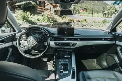 Audi A4 Avant 2.0 TFSI 252 ch — Break dynamique quattro, faible kilométrage — Detail