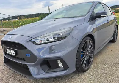 Ford Focus 2.3 EcoBoost RS — 350 ch, performances brutes et consommation maîtrisée — side view