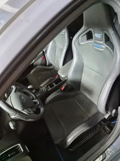 Ford Focus 2.3 EcoBoost RS — 350 ch, performances brutes et consommation maîtrisée — Thumbnail 9