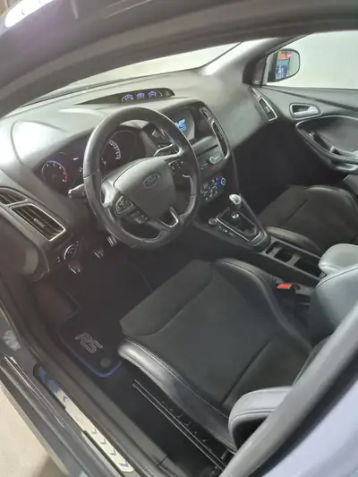 Ford Focus 2.3 EcoBoost RS — 350 ch, performances brutes et consommation maîtrisée — Thumbnail 8