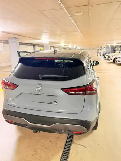Nissan Qashqai 1.3 DIG-T MHEV Tekna 4x4 — SUV hybride mild, 4 roues motrices — arrière
