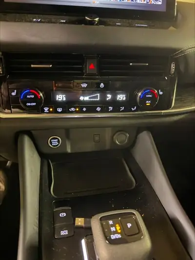 Nissan Qashqai 1.3 DIG-T MHEV Tekna 4x4 — SUV hybride mild, 4 roues motrices — détail
