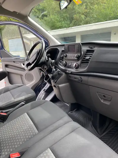 Ford Transit Custom 2.0 TDCi 130 — Utilitaire fiable, 184 000 km, sans sinistre — interior