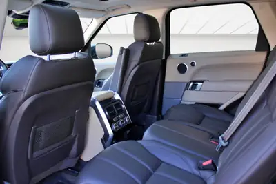 Range Rover Sport 3.0 SDV6 — SUV premium 7 places, moteur puissant et entretien complet — Miniatur 10