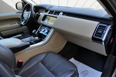 Range Rover Sport 3.0 SDV6 — SUV premium 7 places, moteur puissant et entretien complet — Miniatur 13