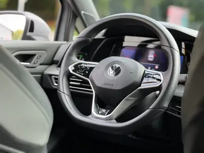 VW Golf 1.5 eTSI mHEV R-Line — Hybride rechargeable performant, 65'000 km seulement — Miniatur 11