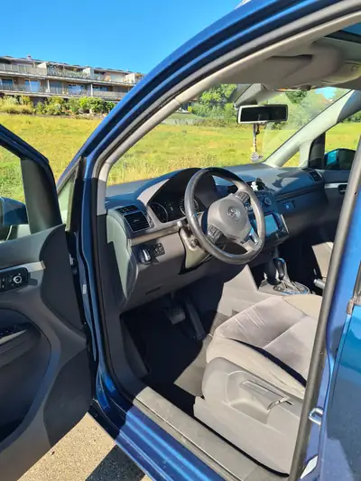 VW Touran 2.0 TDI 177 Highline — Monospace 7 places fiable, révision à jour — Innenraum