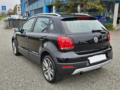 VW Polo CrossPolo 2011 — Citadine polyvalente, 76'000 km, toit panoramique — Innenraum