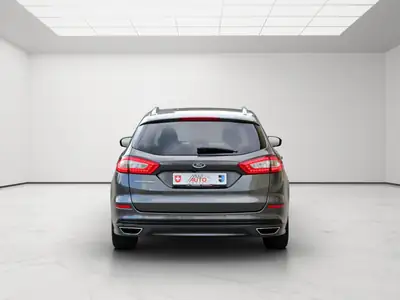 Ford Mondeo 2.0 TDCi Titanium PowerShift — Break spacieux, diesel économique, fraîchement révisé — Innenraum