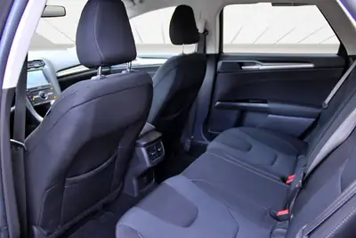 Ford Mondeo 2.0 TDCi Titanium PowerShift — Break spacieux, diesel économique, fraîchement révisé — Miniatur 10