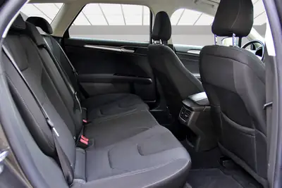 Ford Mondeo 2.0 TDCi Titanium PowerShift — Break spacieux, diesel économique, fraîchement révisé — Miniatur 12