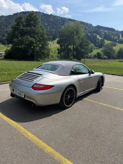 Porsche 911 997.2 GTS Cabriolet — Chef-d'œuvre sportif à toit ouvert, 50'000 km seulement — vista posteriore