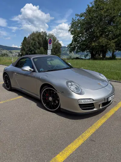 Porsche 911 997.2 GTS Cabriolet — Chef-d'œuvre sportif à toit ouvert, 50'000 km seulement — fianco