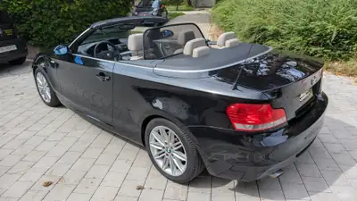 BMW 120d Cabriolet — Élégance décapotable et motorisation diesel performante — fianco