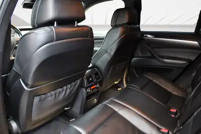 BMW X6 M50d Steptronic — SUV coupé diesel puissant, 381 ch et révision récente — Miniatura 10