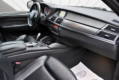 BMW X6 M50d Steptronic — SUV coupé diesel puissant, 381 ch et révision récente — Miniatura 13