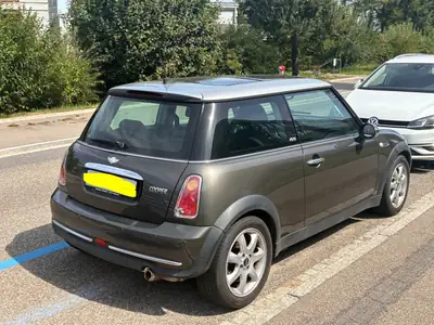 MINI Cooper 1.6i — Icône urbaine compacte, fiable et économique — fianco