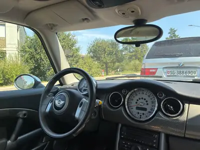 MINI Cooper 1.6i — Icône urbaine compacte, fiable et économique — cruscotto