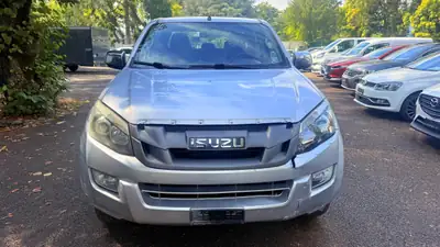 ISUZU D-MAX 2.5 Crew Cab — Robuste pick-up 4x4 diesel, 165'000 km — Außenansicht