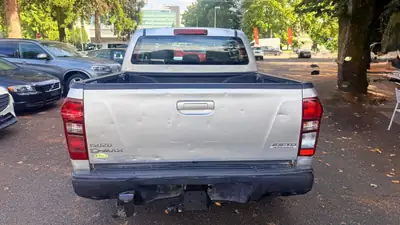 ISUZU D-MAX 2.5 Crew Cab — Robuste pick-up 4x4 diesel, 165'000 km — Innenraum