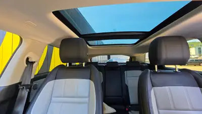Land Rover Range Rover Evoque 2.0 T 250 R-Dynamic SE — Hybride léger, 75'000 km, design premium — détail