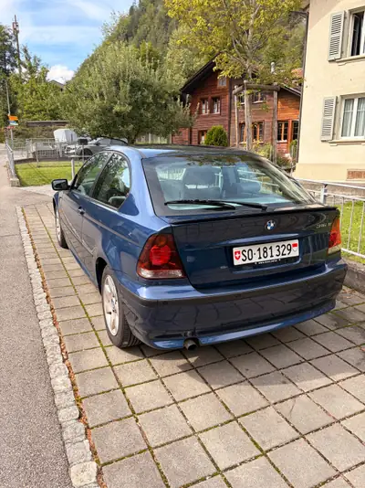BMW 316ti — Compacte sportive 2003, 3 portes, boîte auto, faible kilométrage — vue extérieure