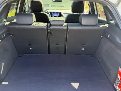 Mercedes-Benz EQA 350 Swiss Star AMG Line 4MATIC — SUV électrique premium, 49'000 km seulement — détail