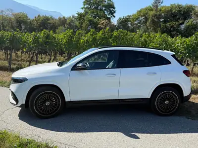 Mercedes-Benz EQA 350 Swiss Star AMG Line 4MATIC — SUV électrique premium, 49'000 km seulement — Miniature 8