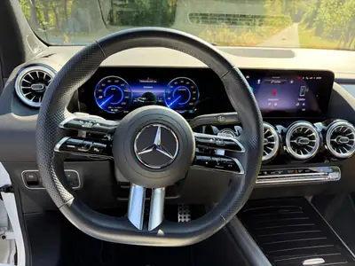 Mercedes-Benz EQA 350 Swiss Star AMG Line 4MATIC — SUV électrique premium, 49'000 km seulement — Miniature 18